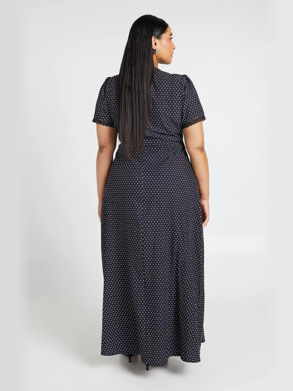 boohoo Dames Plus Polkadot Jurk Met Kanten Rand Midaxi Lengte zwart, foto 2
