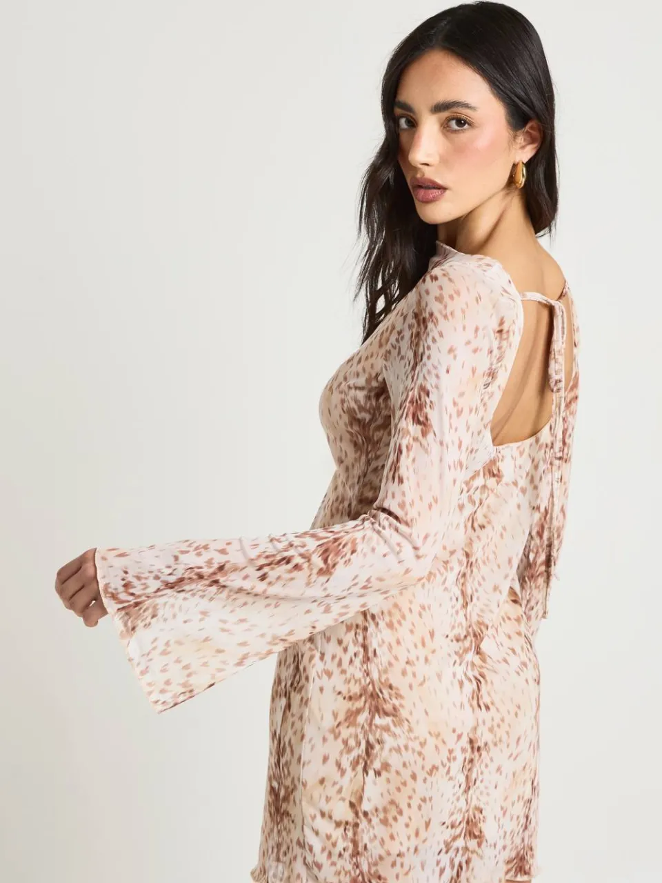 boohoo Dames Mini Jurk Met Hertprint En Uitlopende Mesh Mouwen bruin, foto 2