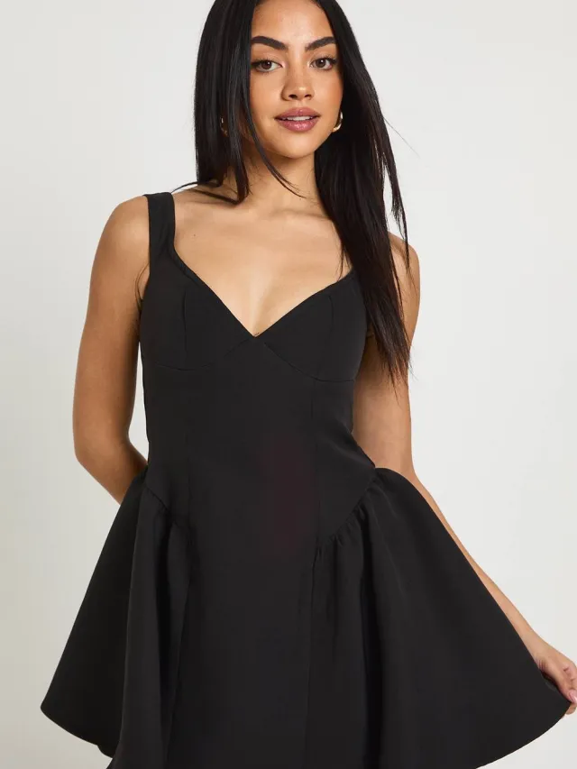 boohoo Dames Bardot Gestructureerde Volume Skater Mini Jurk Zwart