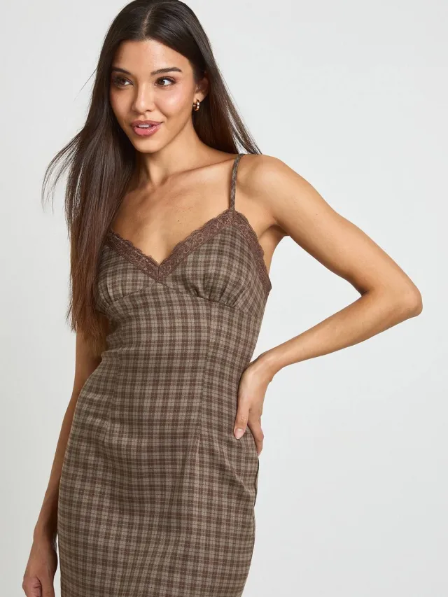 boohoo Dames Mini-jurk Met Toonkleur Ruit En Kanten Rand Chocoladebruin