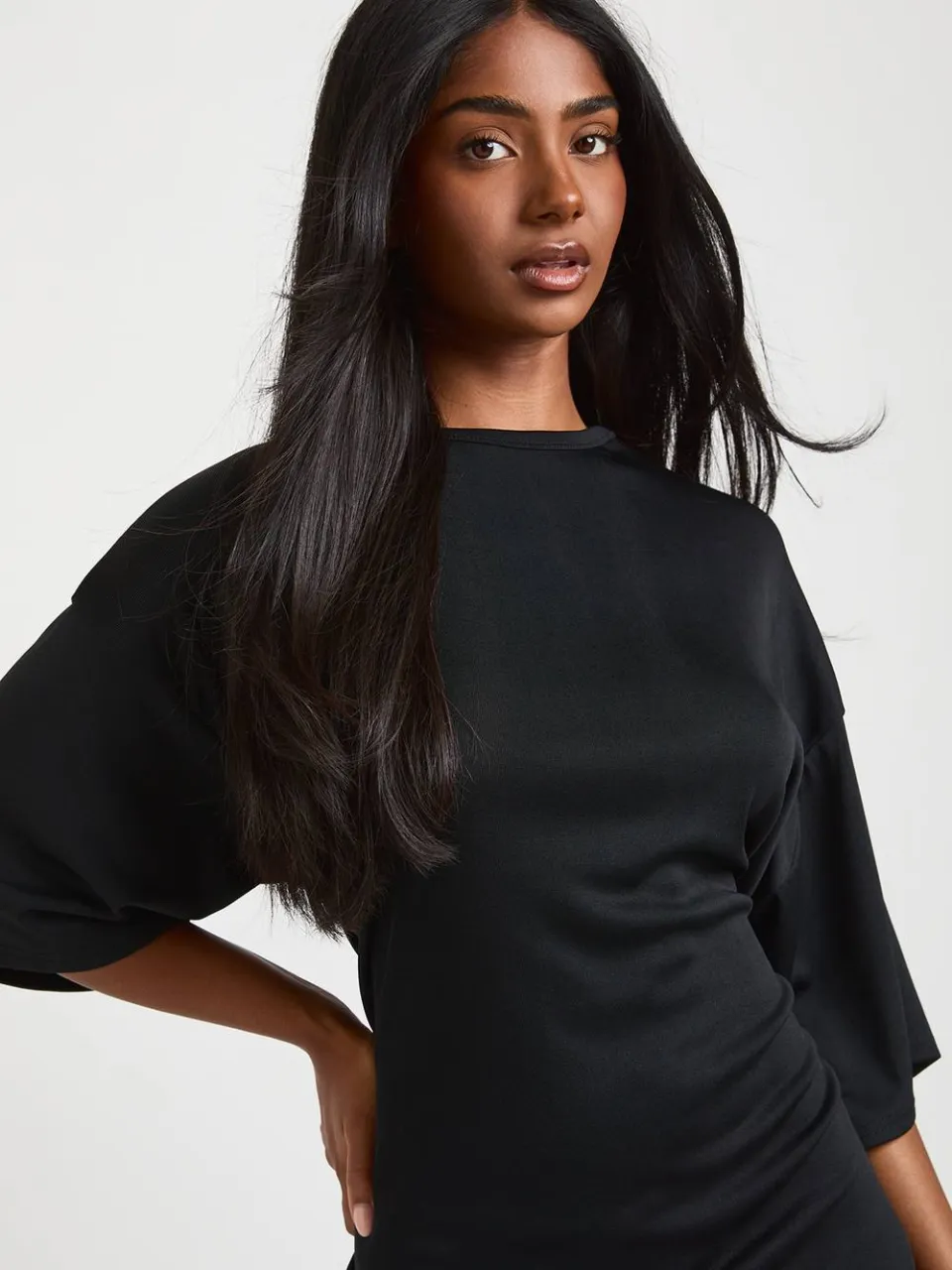 boohoo Dames Basic Supersoft T-shirtjurk Met Gecinchte Taille zwart, foto 4