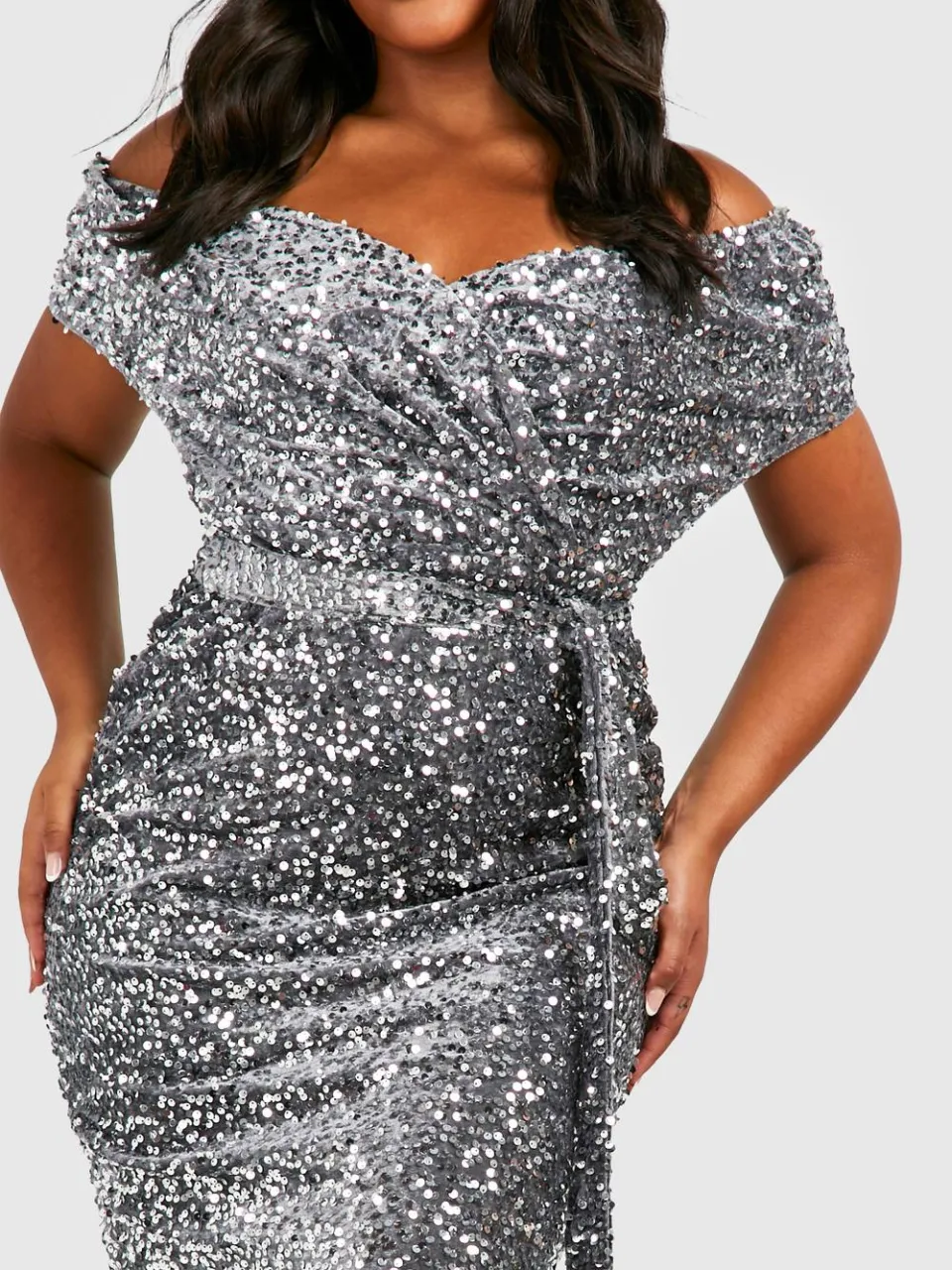 boohoo Dames Plus Pailletten Off-Shoulder Wikkel Midi Jurk zilver, foto 4