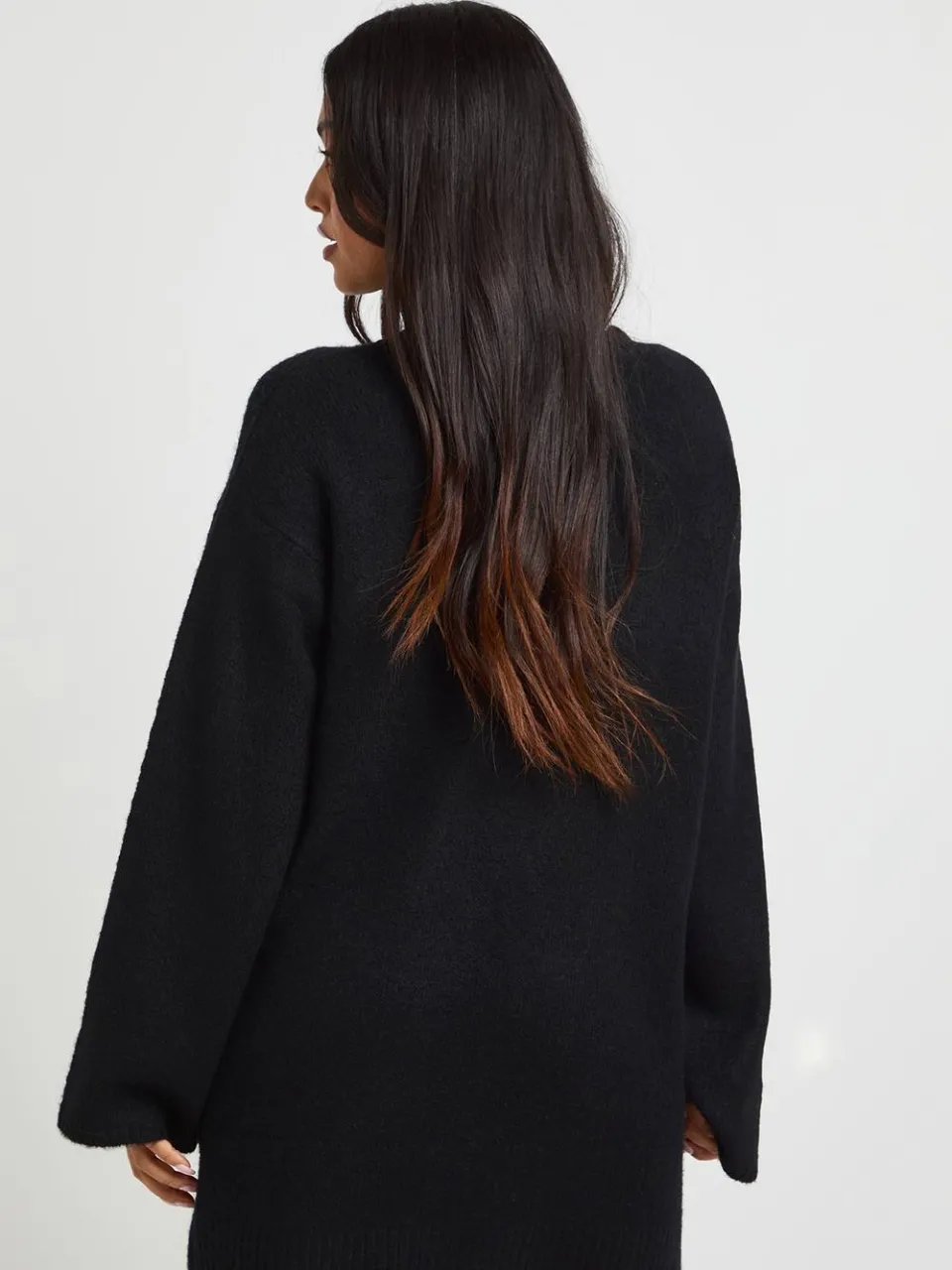 boohoo Dames Petite Superzachte Gebreide Mini-jurk Met V-hals zwart, foto 3
