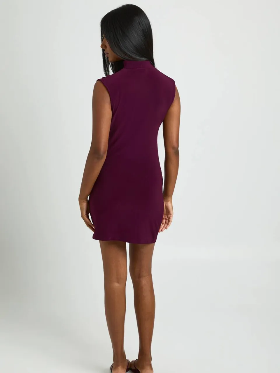 boohoo Dames Mini-jurk Met Hoge Hals, Knoopdetail En Plooien pruim, foto 2