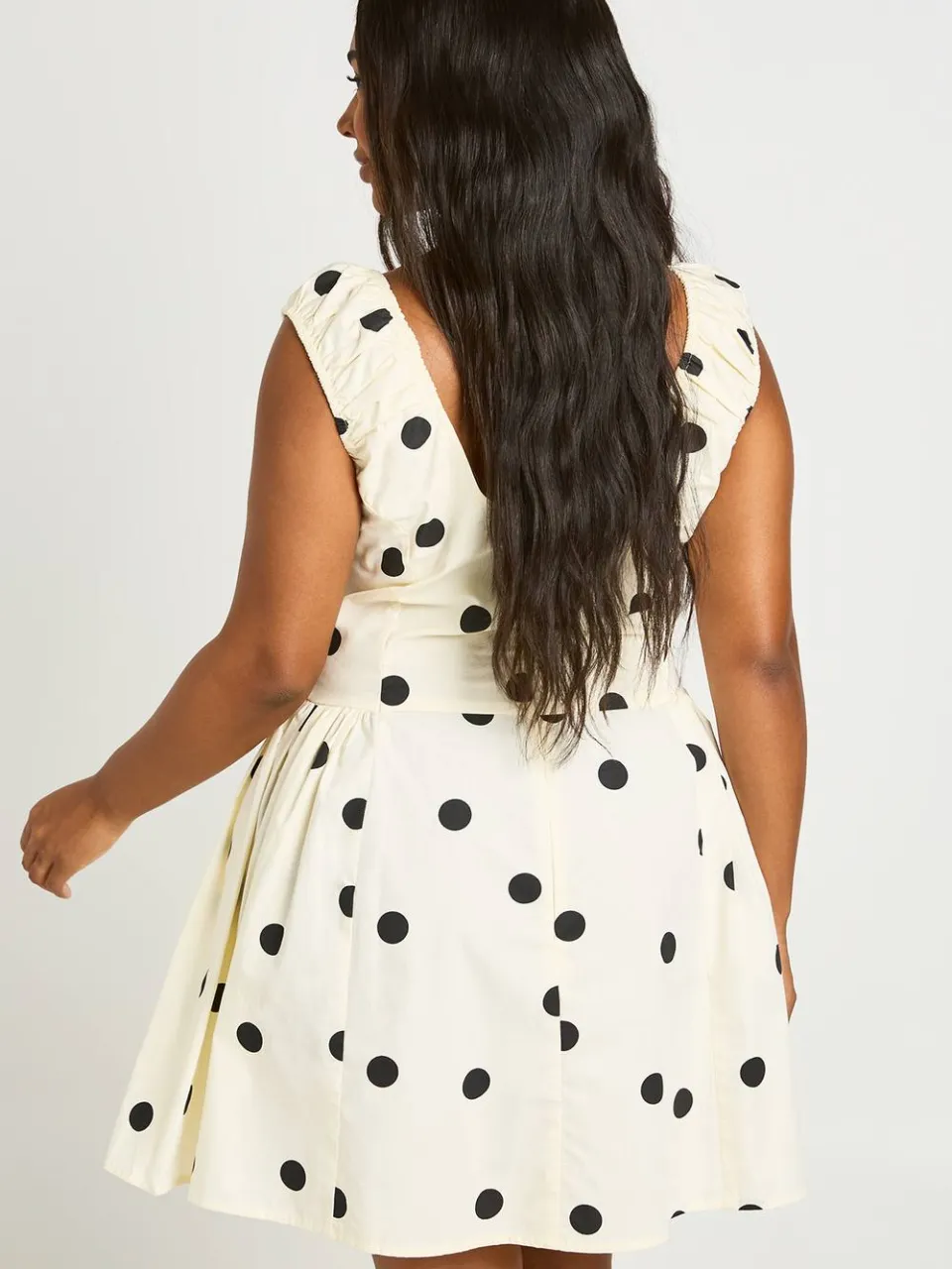 boohoo Dames Plus Polkadot Jurk Met Ronde Hals Van Popeline wit, foto 2