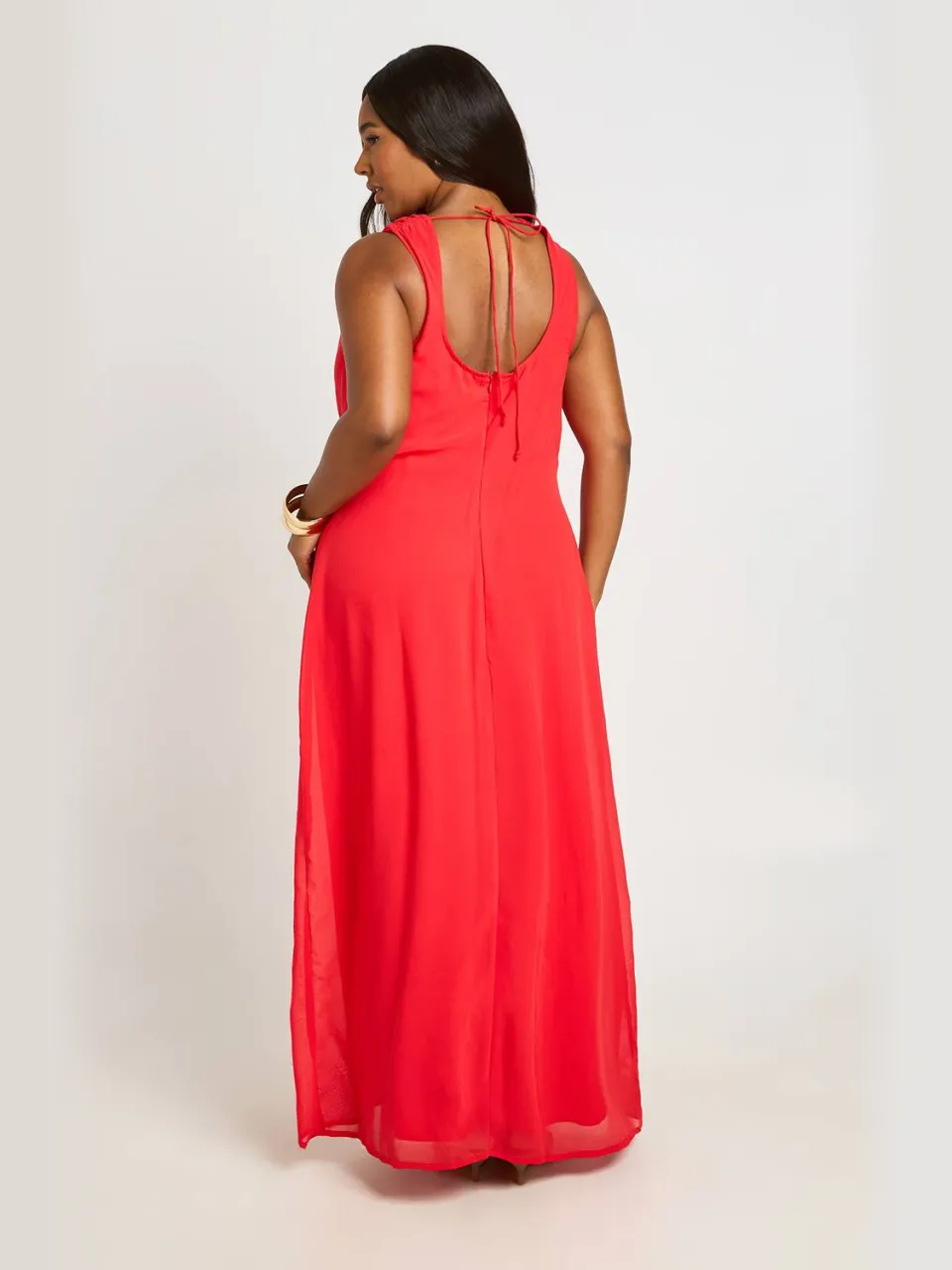boohoo Dames Plus Chiffon Cowl Neck Maxi Jurk rood, foto 2