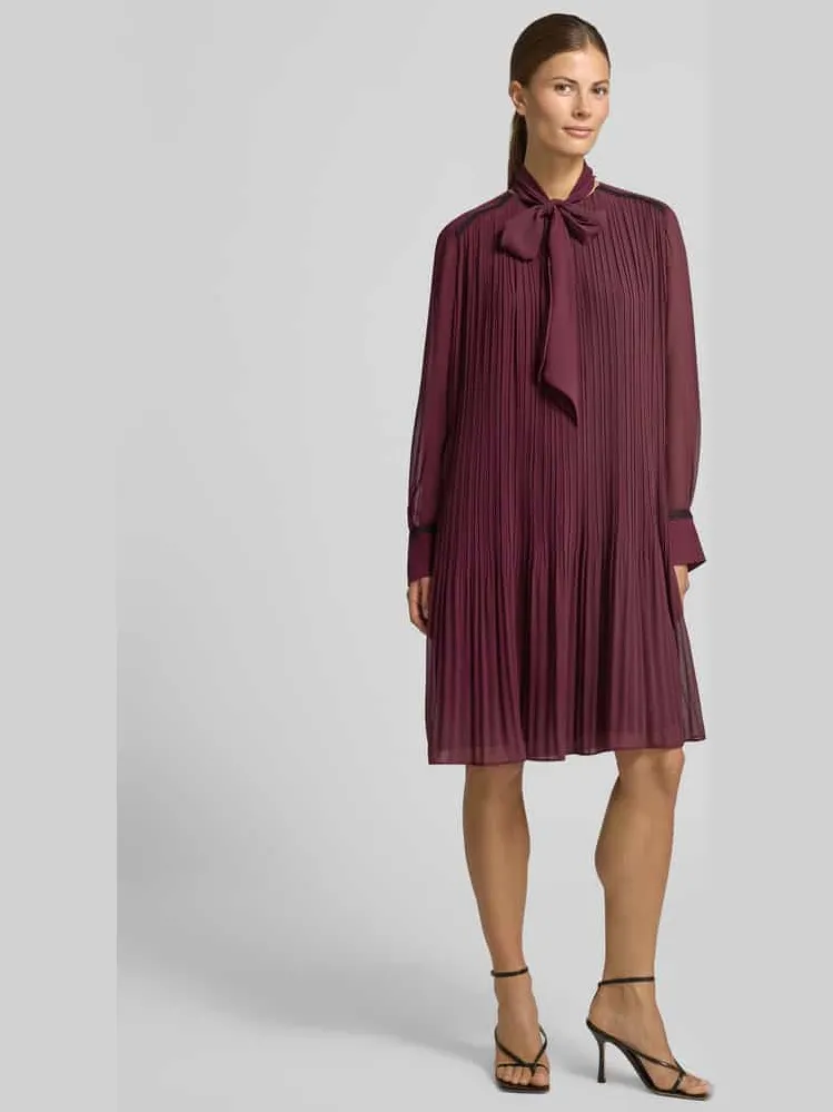 Marc Cain Knie-lange jurk met strikceintuur bordeaux, foto 3