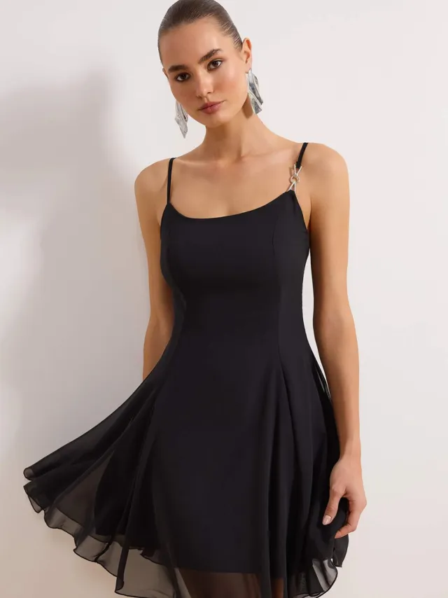 Trendyol TRENDYOLMİLLA Dames Zwart Effen Kort / Mini Mouwloos Stijlvol/Avond Skater Jurken