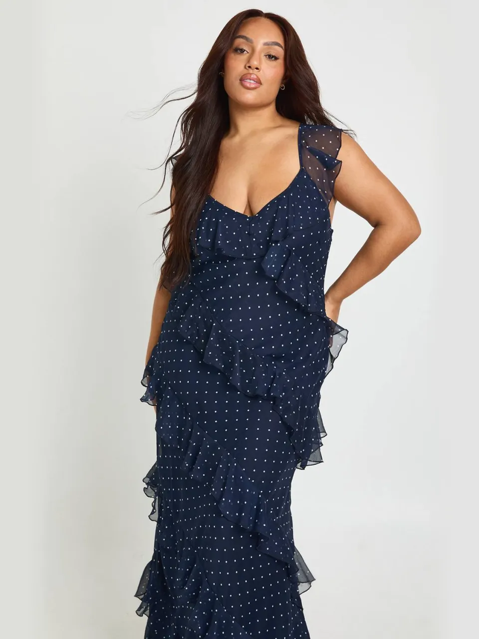 boohoo Dames Plus Polka Dot Ruffle Maxi Jurk marineblauw, foto 3