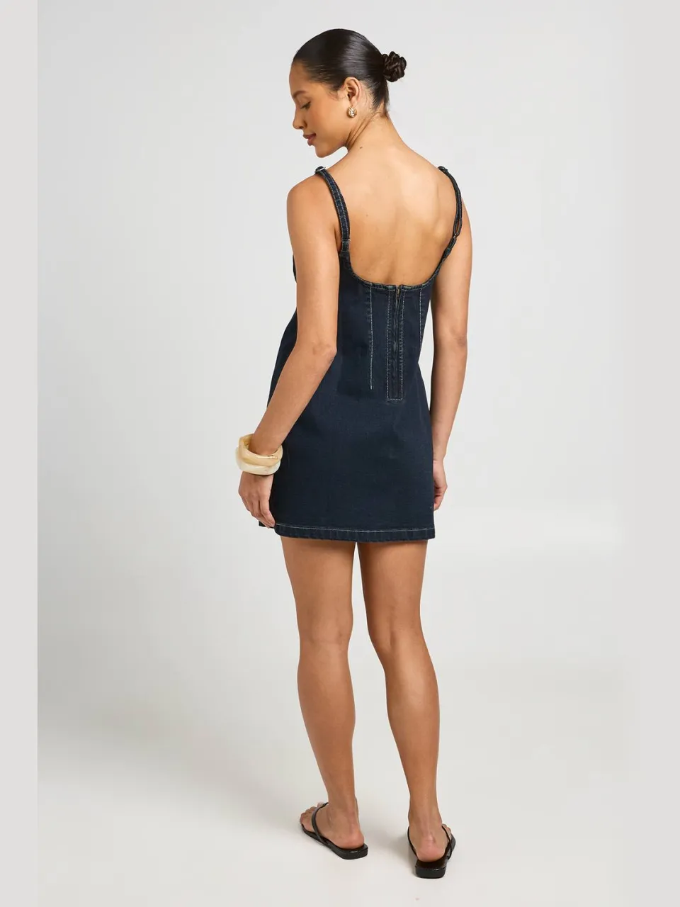 boohoo Dames Denim Mini-jurk Met Bandjes, foto 2