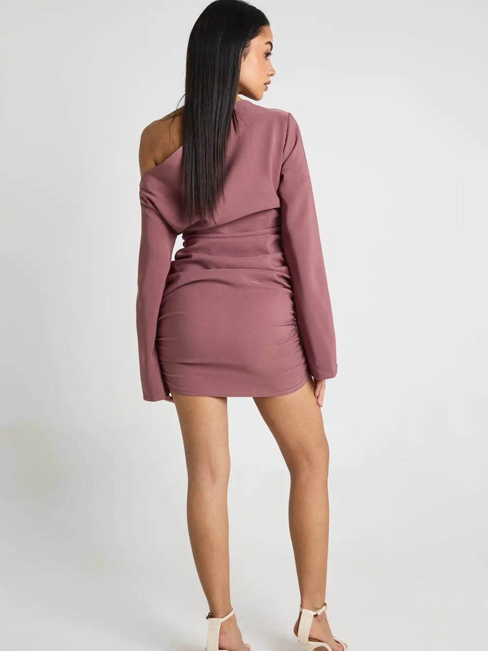 boohoo Dames Mini Jurk Met Uitlopende Mouwen, Off-shoulder En Plooien roos, foto 2