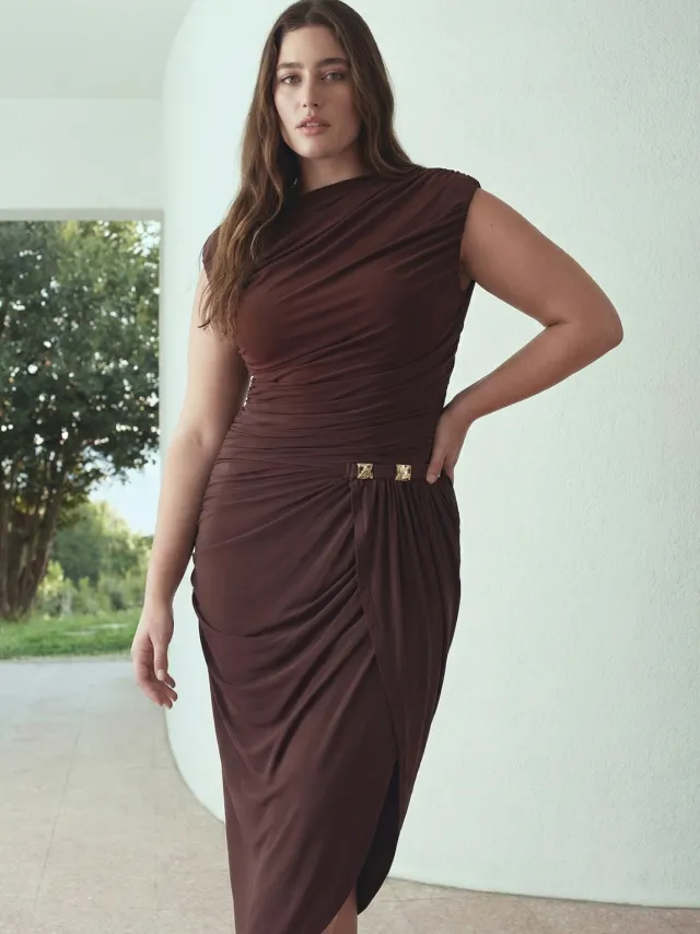 Trendyol Curve Dames Bruin Effen Maxi Mouwloos Bodycon Grote maten Jurk