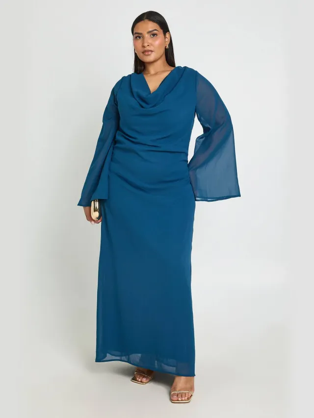 boohoo Dames Plus Chiffon Maxi Jurk Met Watervalhals En Lange Mouwen Marineblauw