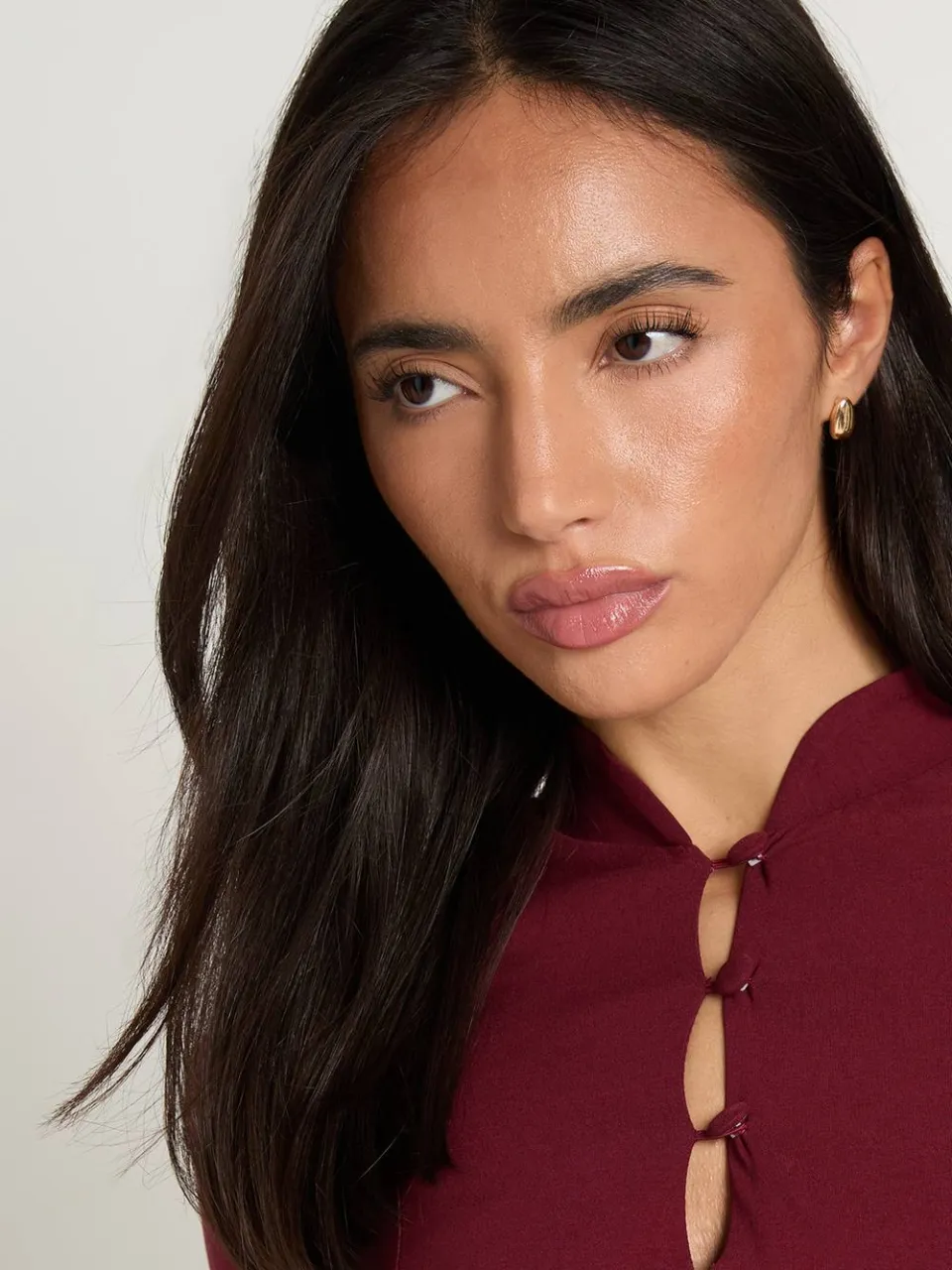 boohoo Dames Bengaline Mini-jurk Met Hoge Hals En Lange Mouwen bessen, foto 4