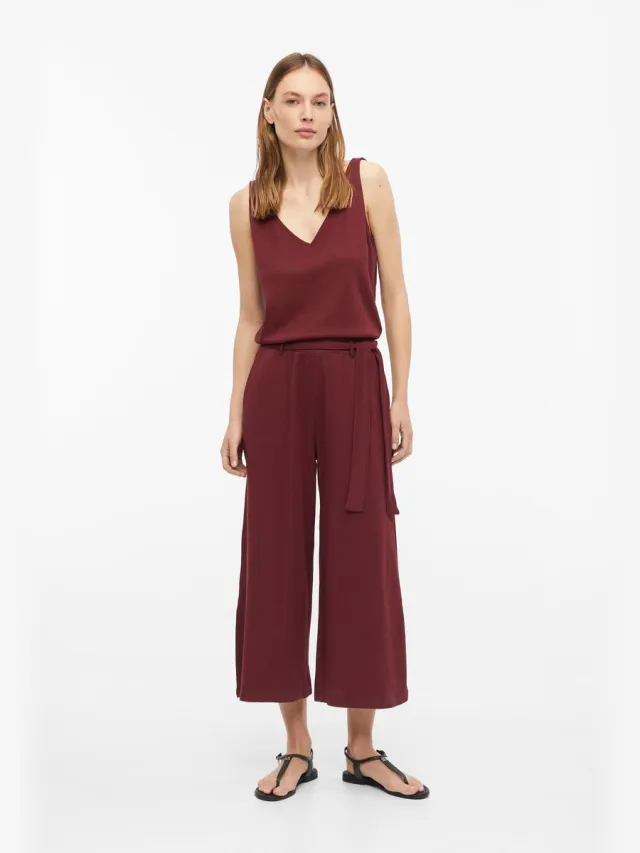 S.Oliver female - Mouwloze jumpsuit van interlockjersey met ceintuur bordeaux