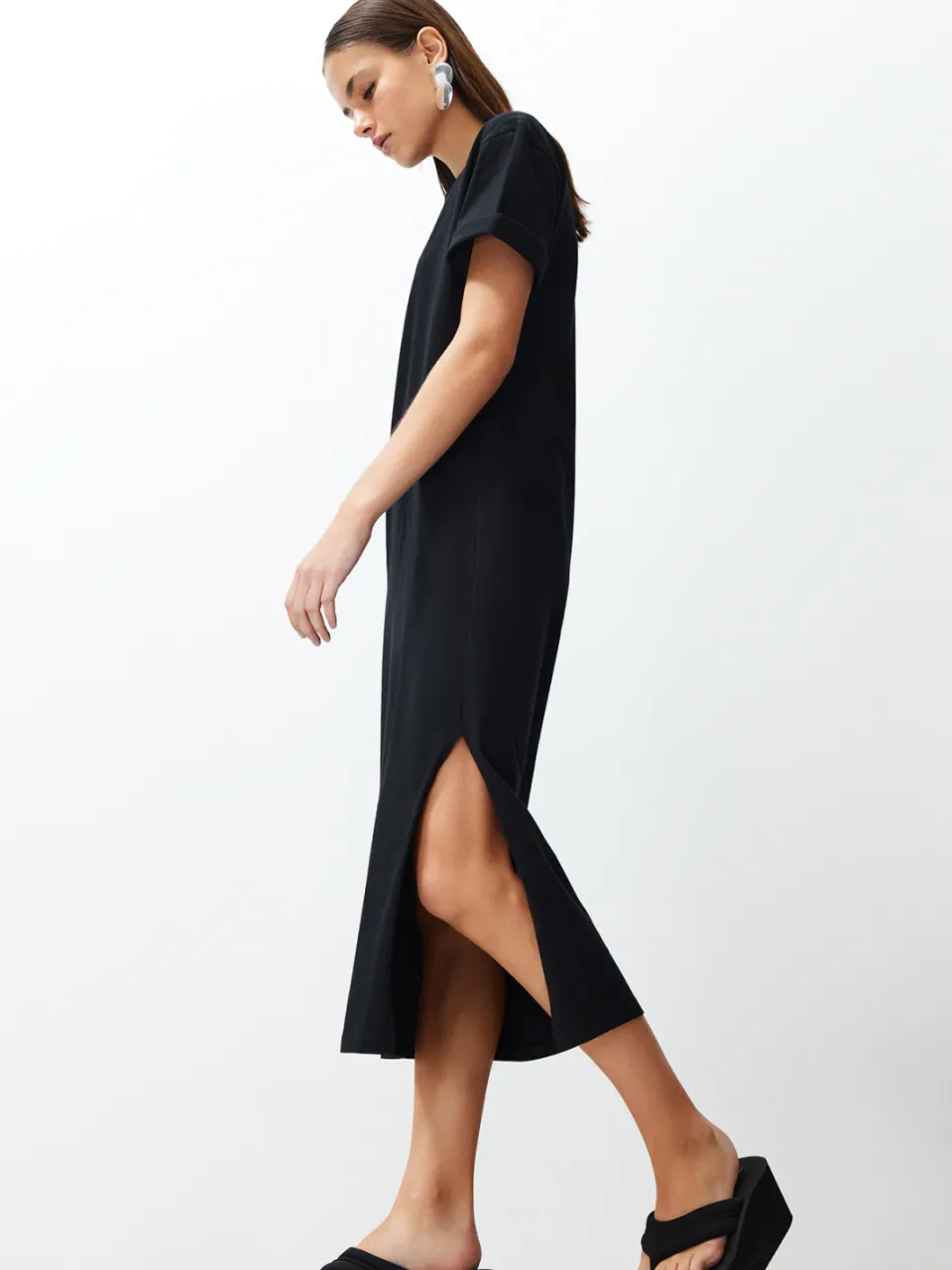 Trendyol TRENDYOLMİLLA Dames Zwart Effen Midi Kort Casual T-shirt Jurk Jurken, foto 2