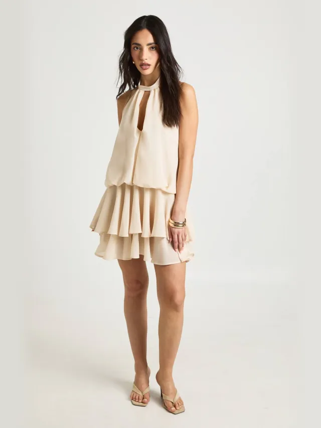 boohoo Dames Chiffon Mini Jurk Met Hoge Hals En Gelaagde Ruches Ivoor