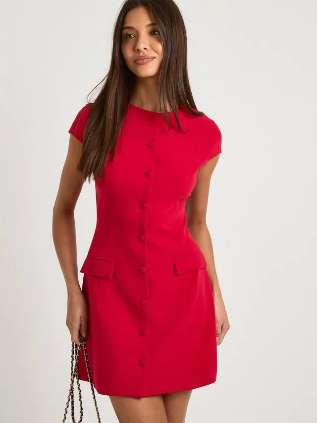 boohoo Dames Op maat gemaakte mini shiftjurk met capmouw en knoopdoorloop Rood