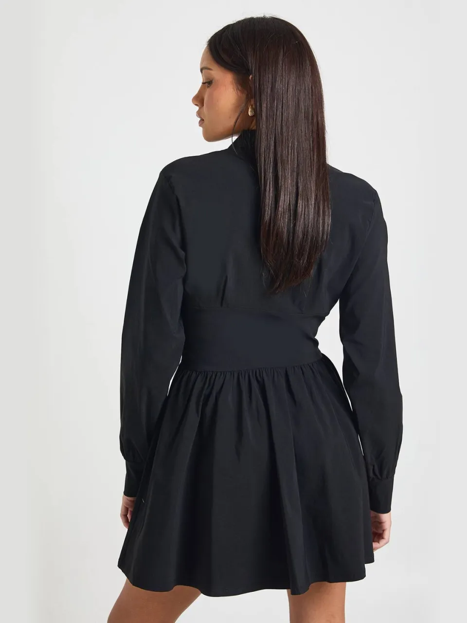 boohoo Dames Bengaline Jurk met Getailleerde Taille en Lange Mouwen in Skater Stijl zwart, foto 3