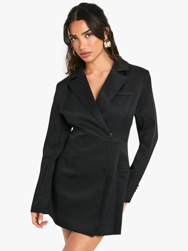 boohoo Dames Petite gestructureerde oversized wikkel blazer jurk Zwart