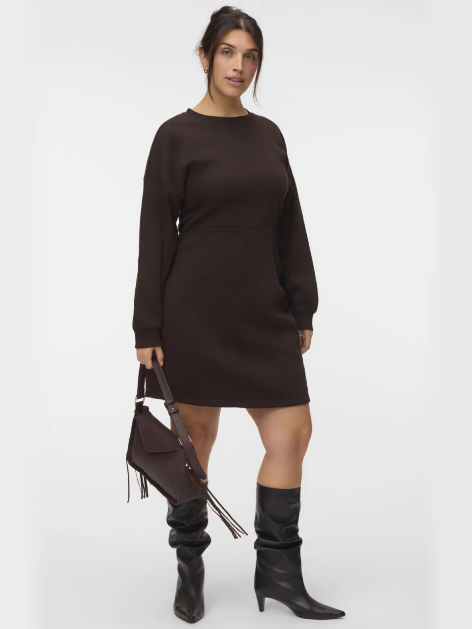 Vero Moda Curve x Wehkamp sweatjurk Plus Size - donkerbruin, foto 4