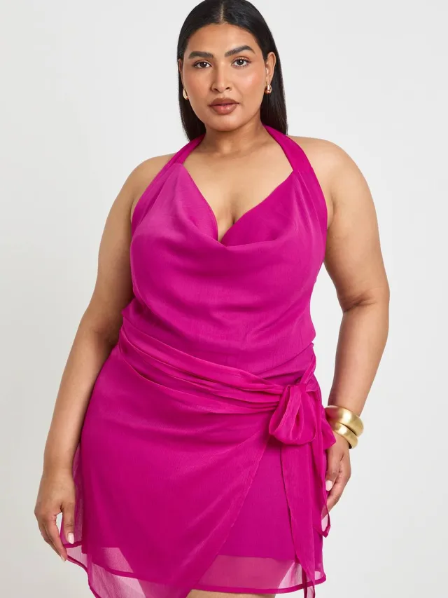 boohoo Dames Plus Chiffon Wikkel Cowl Hals Mini Jurk Fuchsia