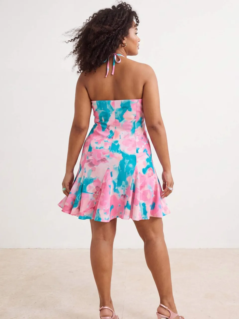 Trendyol Curve Dames Roze Grafisch Kort / Mini Mouwloos Skater Grote maten Jurk, foto 2