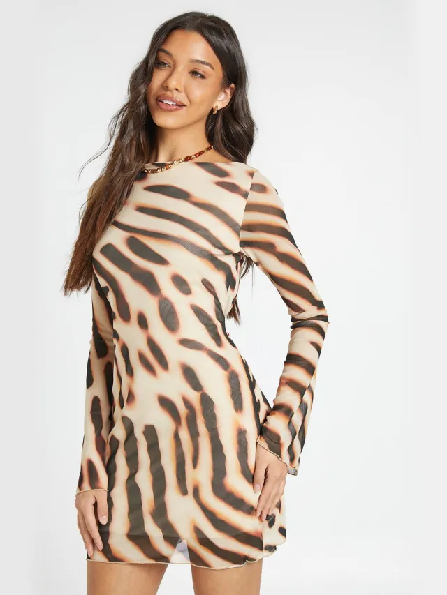 boohoo Dames Mini-jurk Met Dierenprint En Uitlopende Mouwen In Mesh Bruin