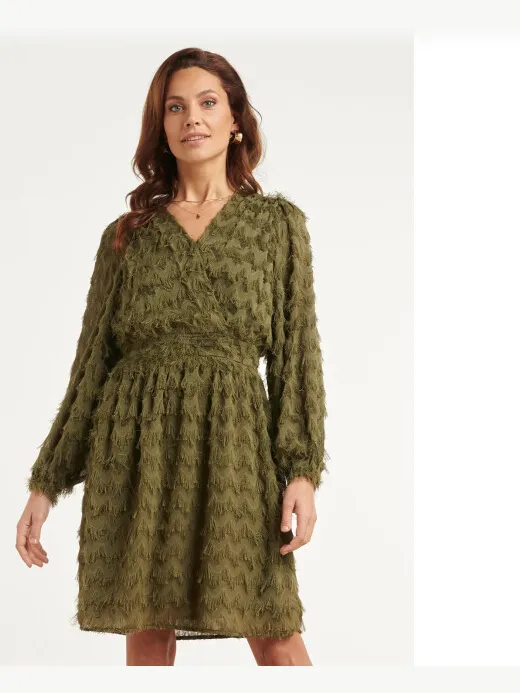 Smashed Lemon Jurk met v-hals, fringe structuur en tailleband Bruin/Groen
