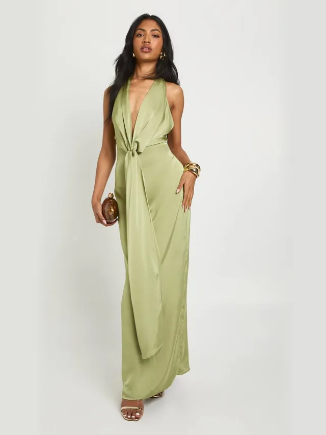 boohoo Dames Satijn halternek maxi jurk met diepe V-hals en gedrapeerd detail Olijf