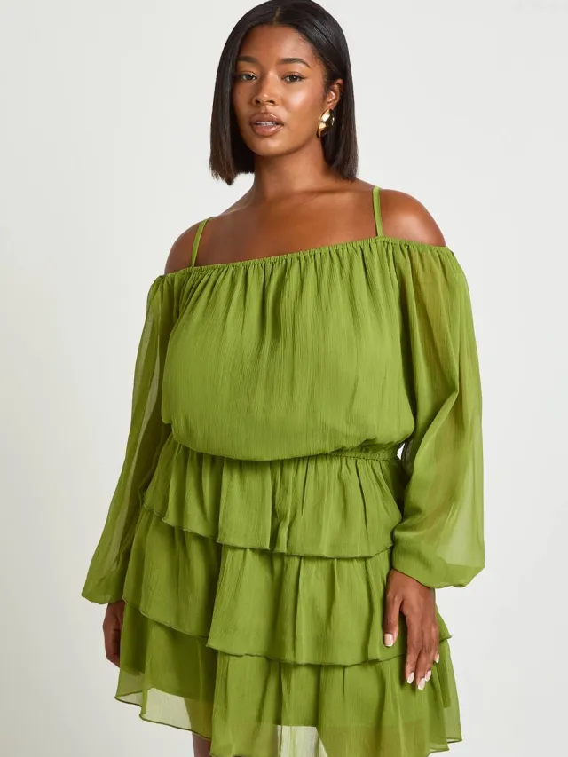 boohoo Dames Plus Chiffon Ruches Cold Shoulder Mini Jurk Olijf