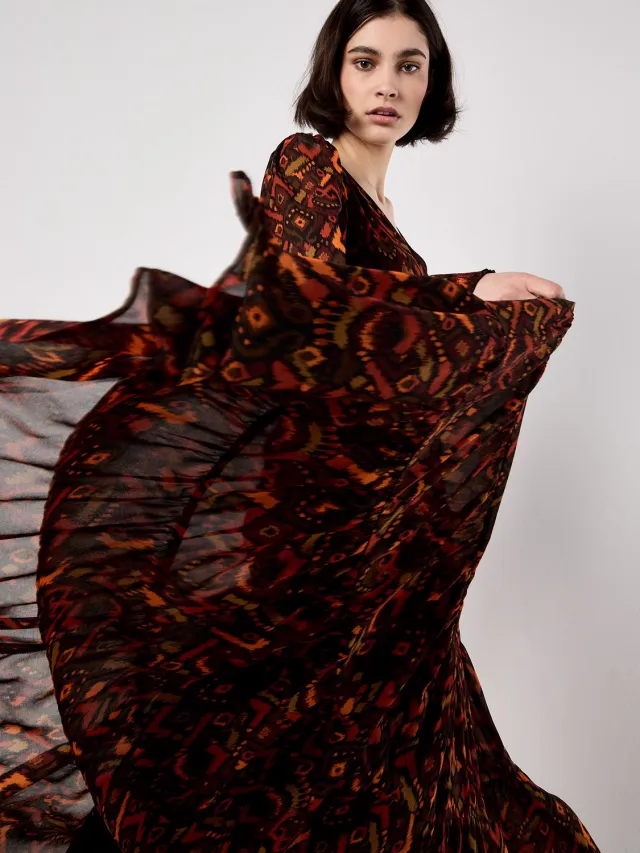 Apricot Ikat chiffon maxi-jurk met lagen Burgundy