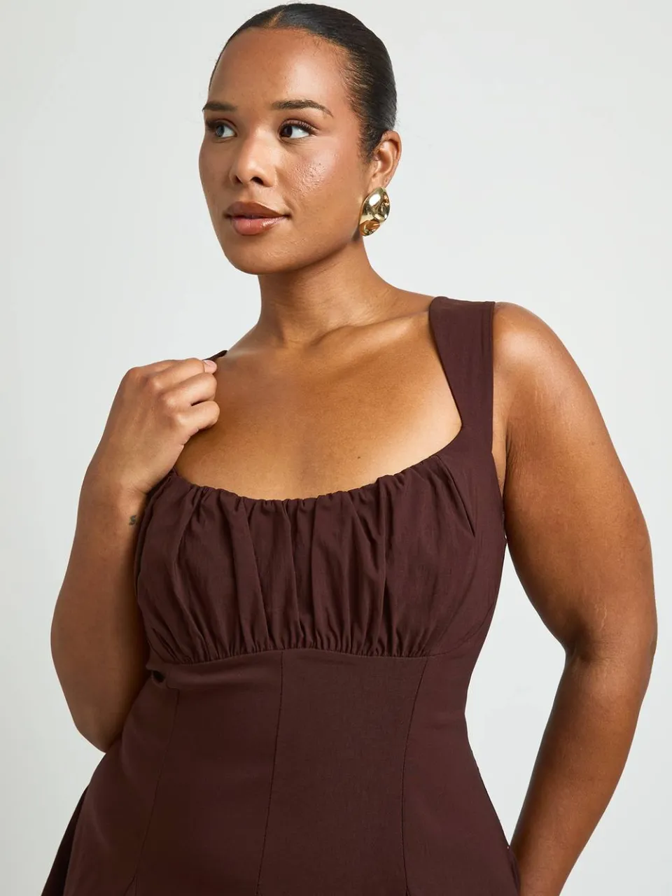 boohoo Dames Plus Skater Jurk Met Gerimpelde Buste chocoladebruin, foto 4