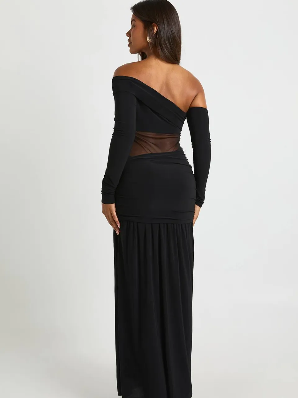 boohoo Dames Asymmetrische maas uitgesneden maxi jurk zwart, foto 2
