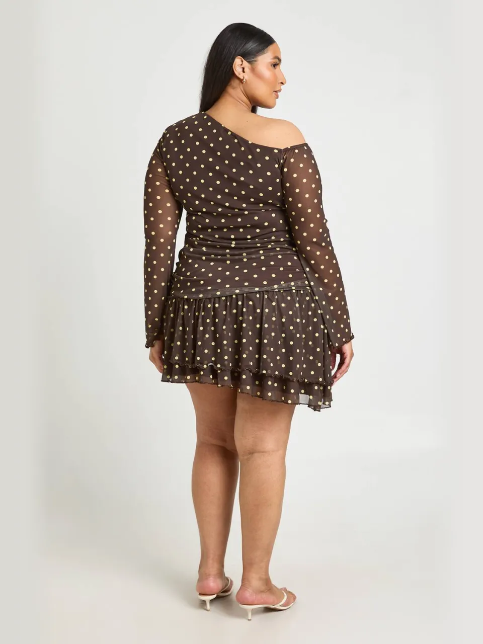 boohoo Dames Plus Mesh Mini-jurk Met Zebraprint En Asymmetrische Hals chocoladebruin, foto 2