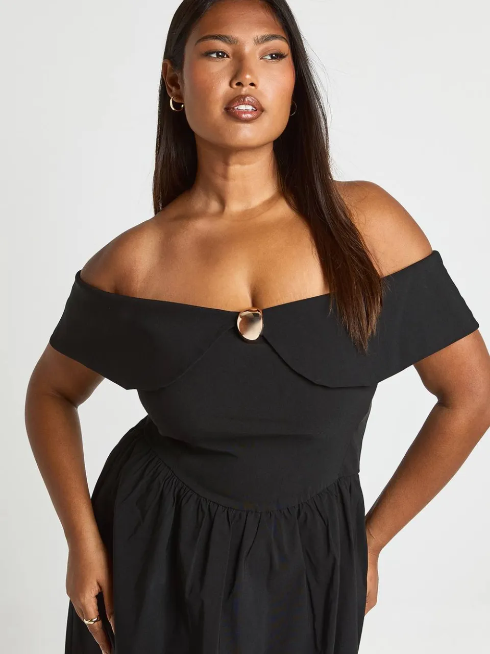 boohoo Dames Plus Gouden Rand Bardot Skater, foto 4