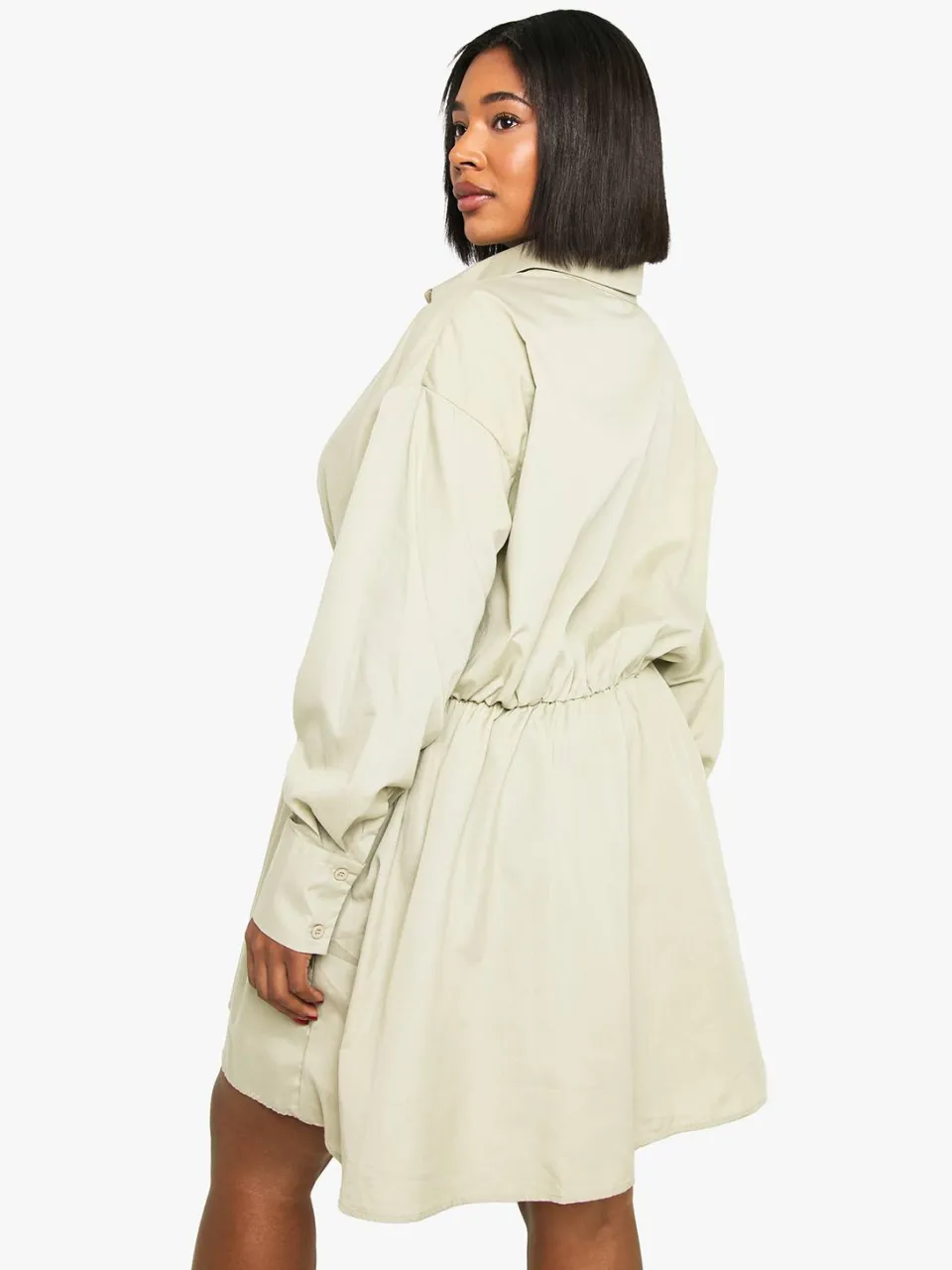 boohoo Dames Plus skater-shirtjurk met geplooide taille en detail licht kaki, foto 2