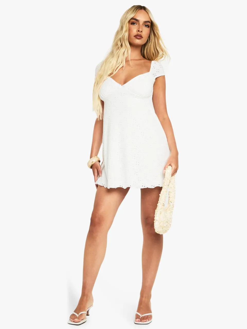 boohoo Dames Broderie Cap-mouw Geraffineerde Jurk wit, foto 2