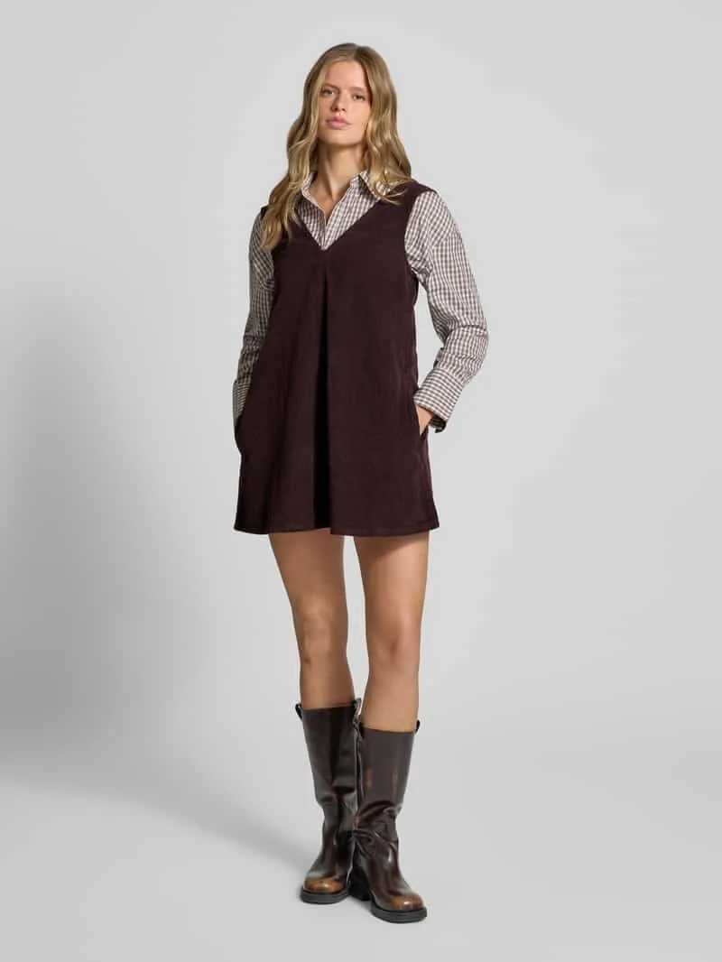 Topshop Minijurk van ribfluweel met V-hals model 'ERIKA' Chocoladebruin