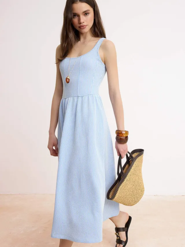 Trendyol TRENDYOLMİLLA Dames Blauw Gestreept Midi Mouwloos Skater Jurken