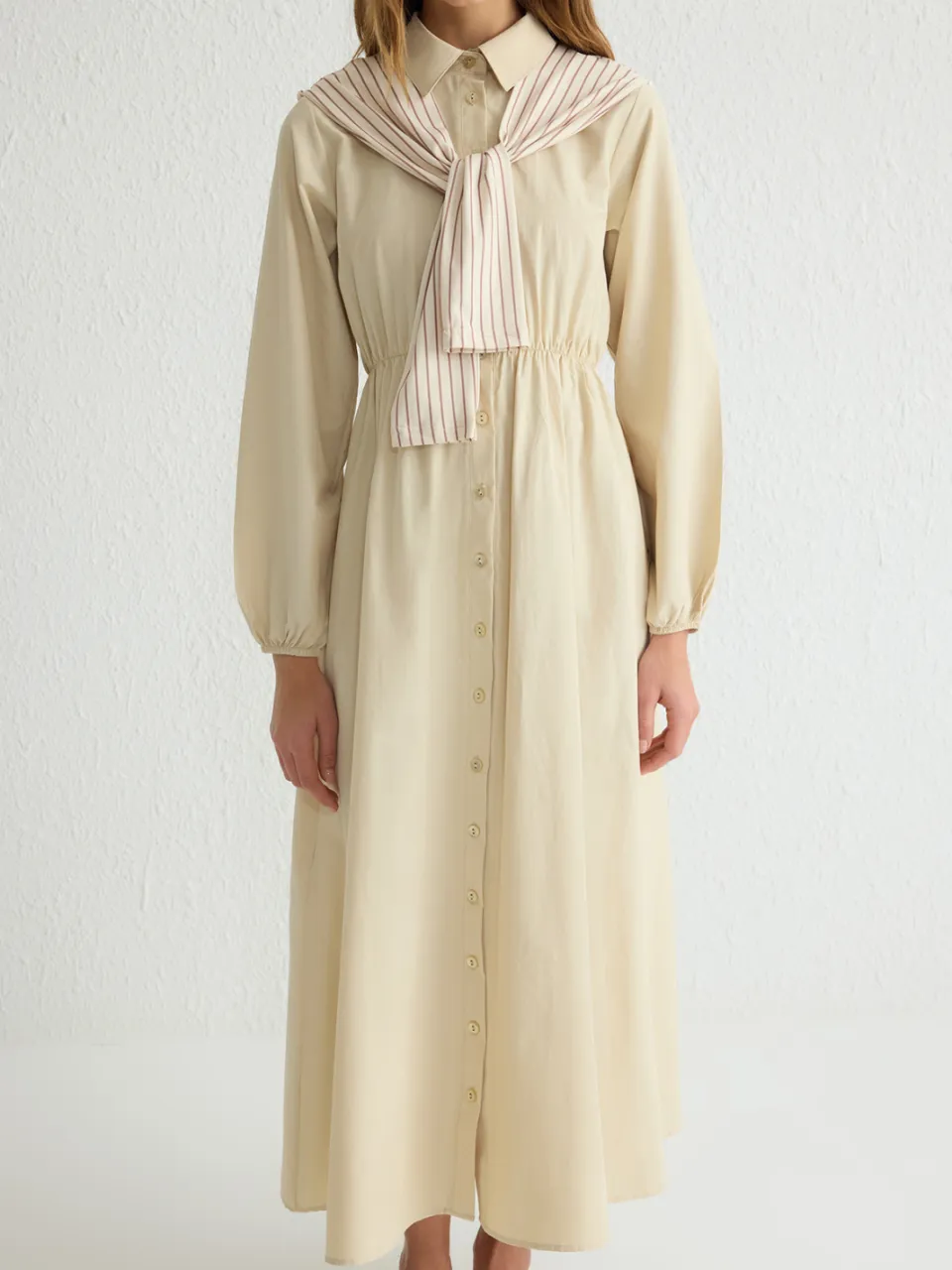 Trendyol Modest Dames Beige Effen Maxi Lang Casual Blousejurk Modest Jurken, foto 2