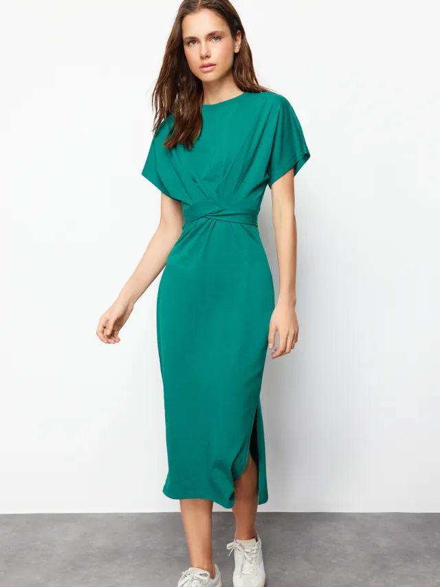 Trendyol TRENDYOLMİLLA Dames Groen Effen Midi Kort Casual Bodycon Jurken