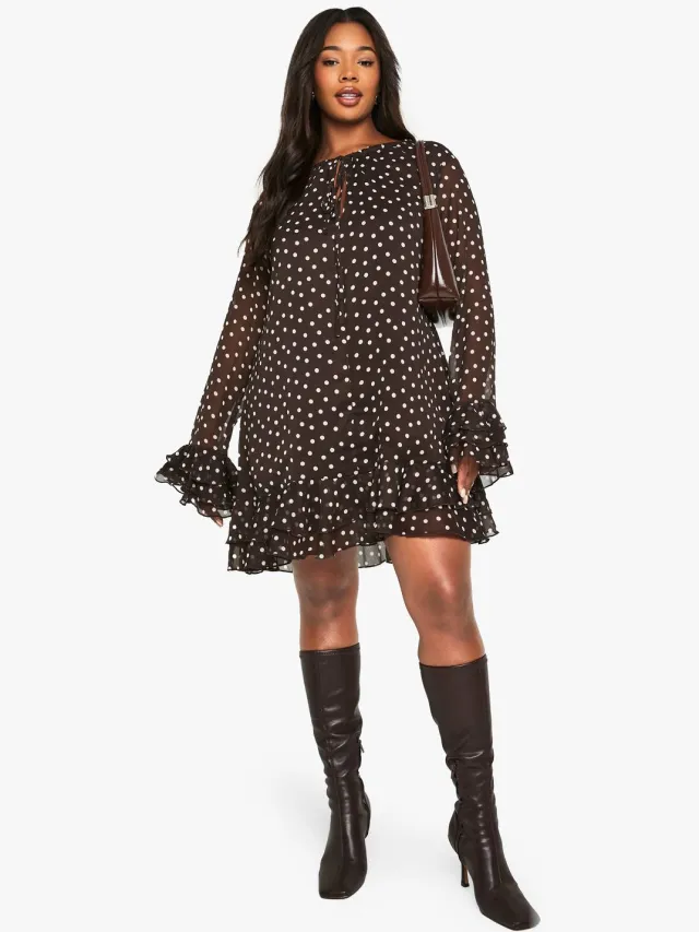 boohoo Dames Plus Polka Dot Chiffon Smock Jurk Bruin