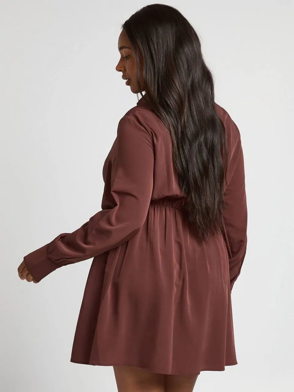 boohoo Dames Plus Overslag Hemdsjurk chocoladebruin, foto 2