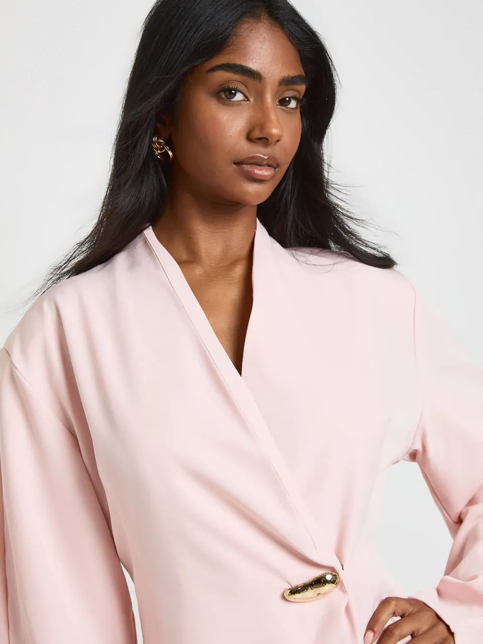 boohoo Dames Gestructureerde Blazerjurk Met Schoudervulling, Wikkelmodel En Ballonmouwen blush, foto 4