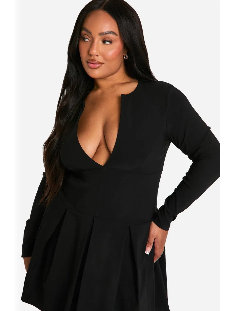 boohoo Dames Plusmaat Lange Mouwen Jurk met Korsetdetail, Diepe V-hals en Geplooide Zoom zwart, foto 4
