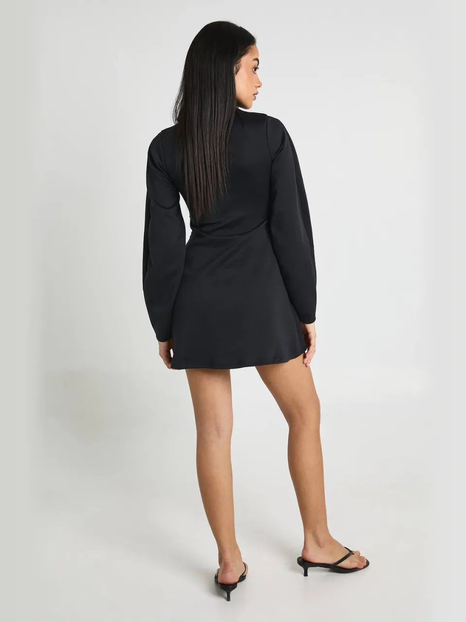 boohoo Dames Aangeknipte Hals Shift Jurk Met Riem zwart, foto 2
