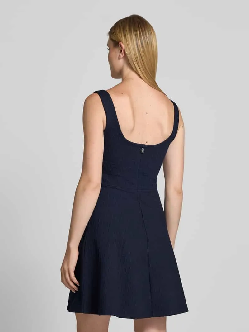 Hugo Getailleerde vrijetijdsjurk met viscose, model 'NALEIDA' marineblauw, foto 3