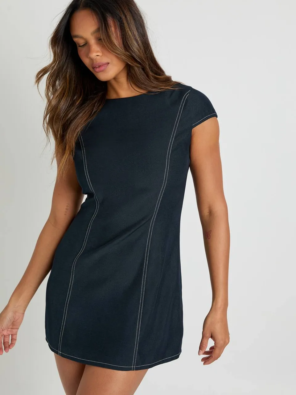 boohoo Dames Mini shift jurk met capmouwen marineblauw, foto 3