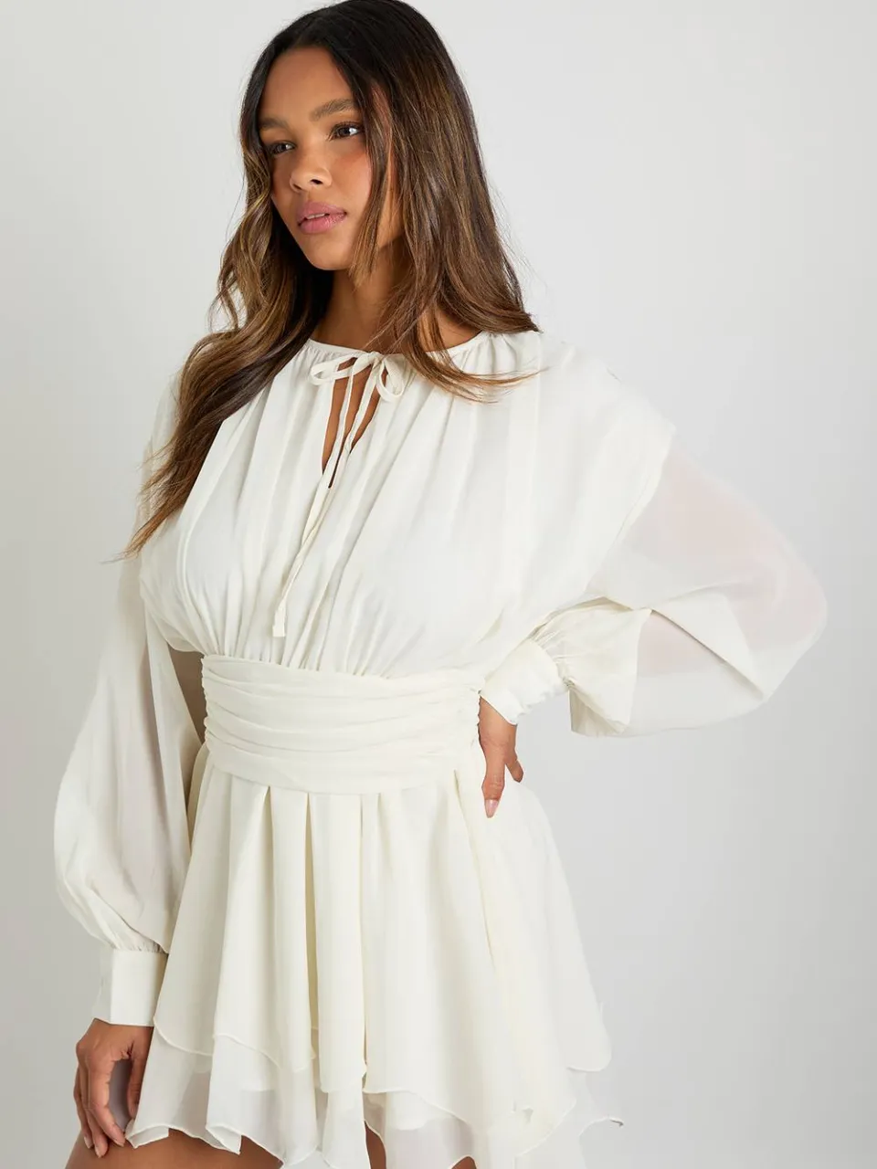 boohoo Dames Chiffon lange mouw skaterjurk crème, foto 3